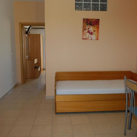 إياليسوس Barbie Hotel Apartments المظهر الخارجي الصورة