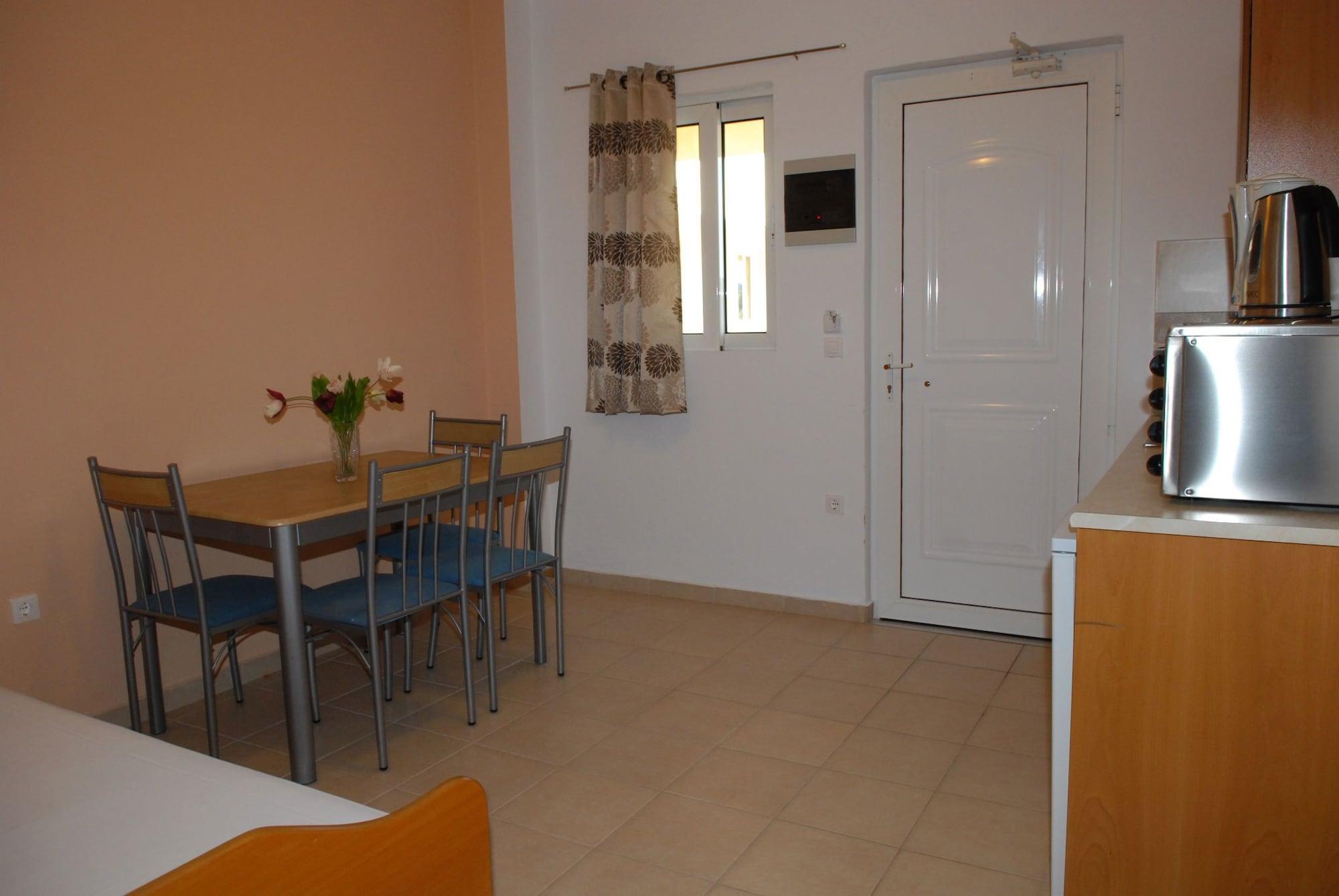 إياليسوس Barbie Hotel Apartments المظهر الخارجي الصورة