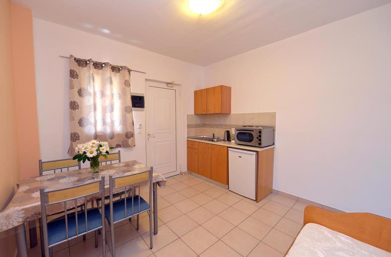 إياليسوس Barbie Hotel Apartments المظهر الخارجي الصورة