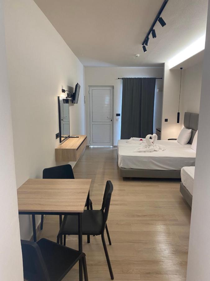 إياليسوس Barbie Hotel Apartments المظهر الخارجي الصورة