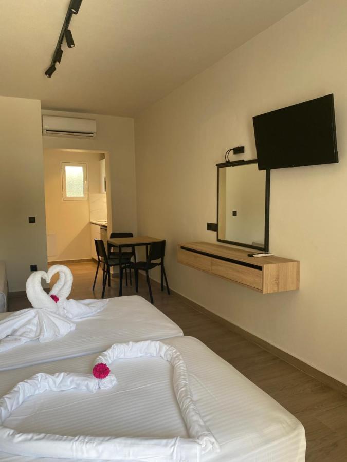 إياليسوس Barbie Hotel Apartments المظهر الخارجي الصورة